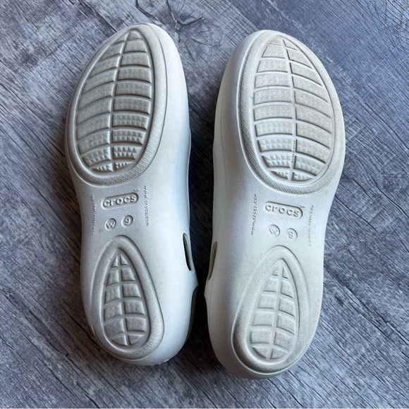 Crocs slip on sandals ivory size 9 - Picture 6 of 9